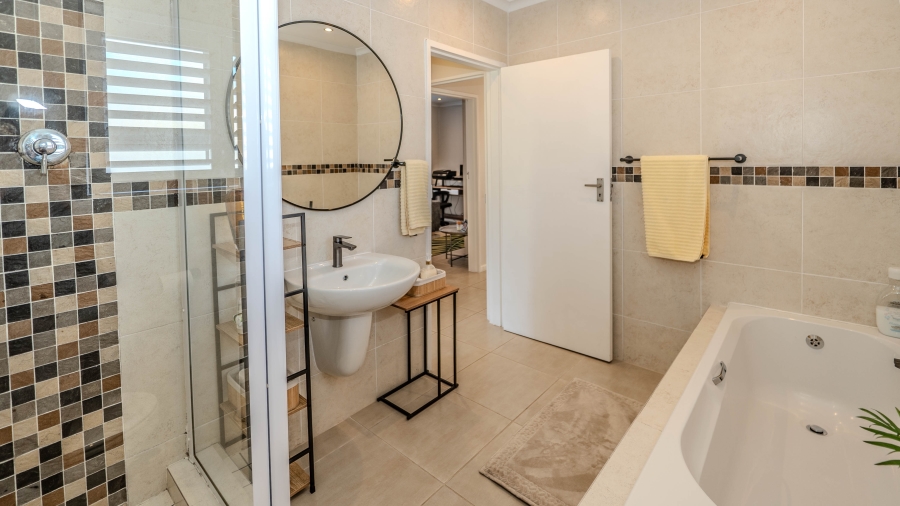 2 Bedroom Property for Sale in Sonstraal Heights Western Cape